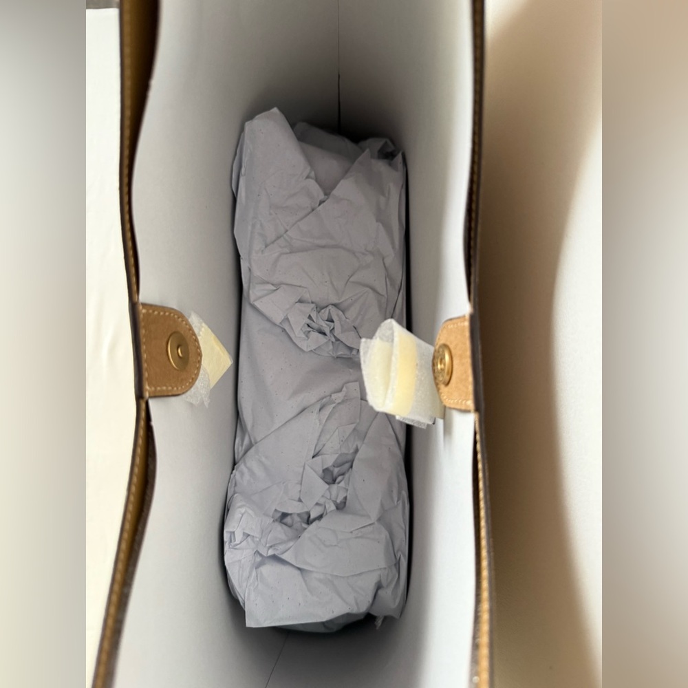 Coach Brooklyn Shoulder Bag 39 large suede Sand/Gold  a free scarf &chain NWT - Picture 5 of 16